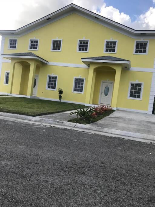 Emerald Coast Private Gated Community. Apartment Nassau